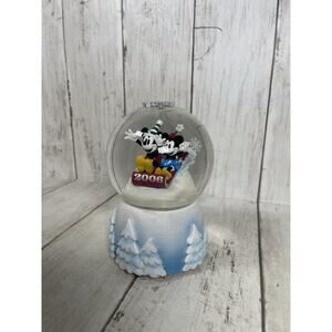 Mickey and Minnie Mouse Snowglobe - Holiday 2006